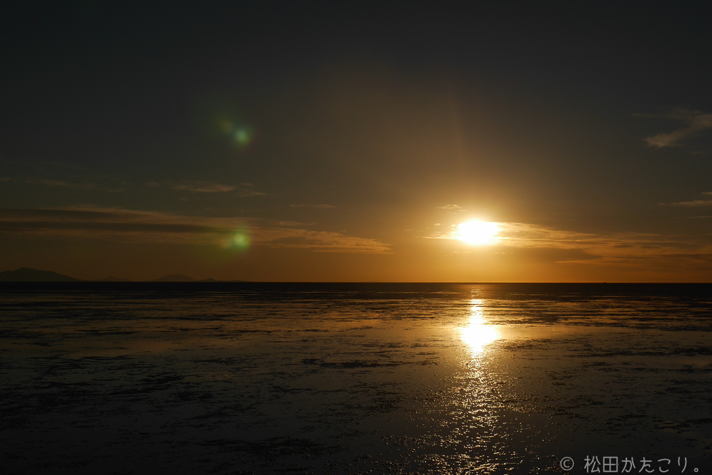 ウユニ塩湖の日没